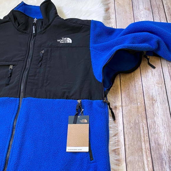 The North Face Men’s ‘95 Retro Denali Jacket - Picture 4 of 9